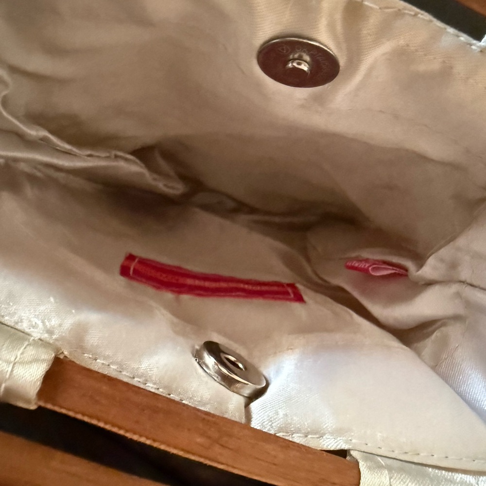 Beaded Silver Handbag with Mother of Pearl and Wood Handles - Picture 6 of 13